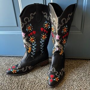 Embroidered Black Western Boots